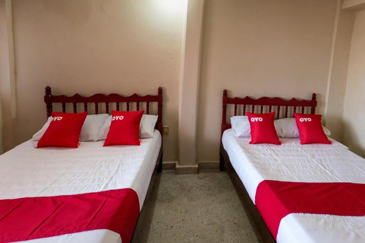 Oyo Hotel Rubi Zihuatanejo Zewnętrze zdjęcie